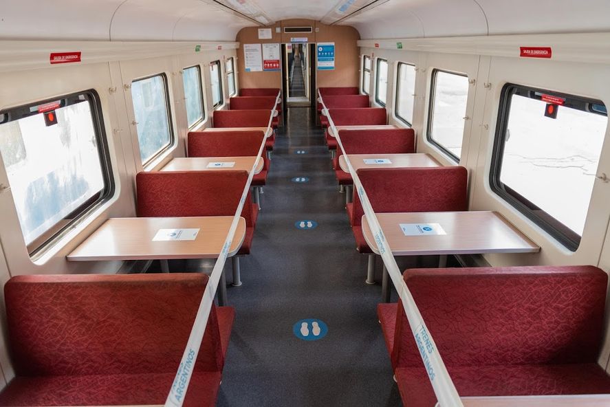 El interior de los coches de Trenes Argentinos, servicio General Guido - Pinamar