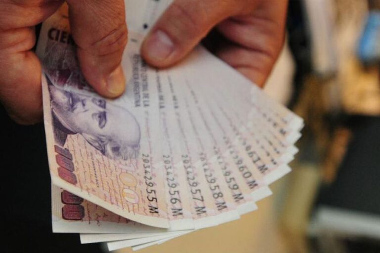 Bono de fin de año: ¿quiénes pueden cobrar el refuerzo de $24.000 y $13.500?