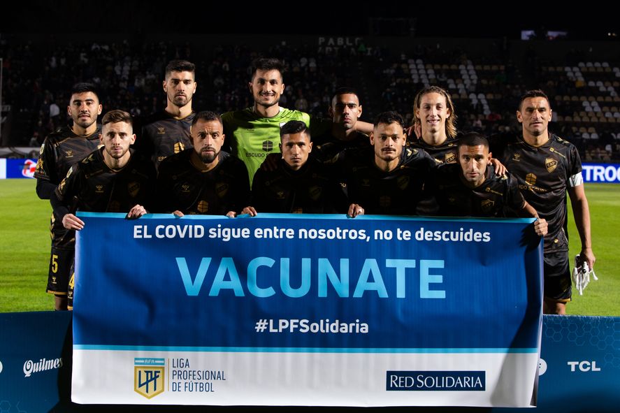 Los once de Platense en su debut en la Liga Profesional. El Calamar va por Gimnasia.