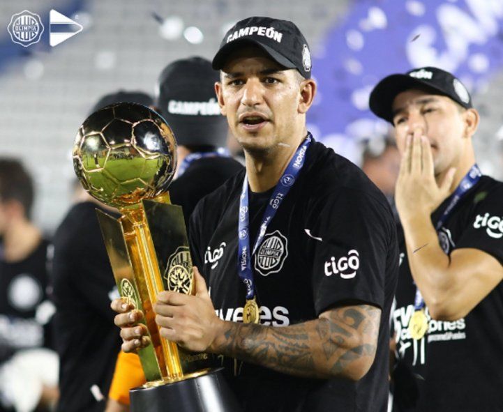 Diego Polenta campeón con Olimpia de Paraguay