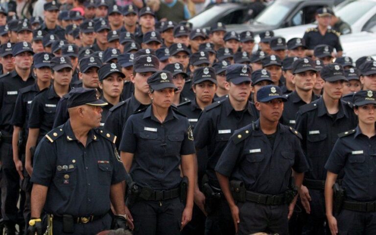 La Provincia anunció aumentos para policías y penitenciarios