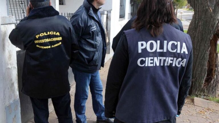 Bernal: balearon a un policía para robarle la moto