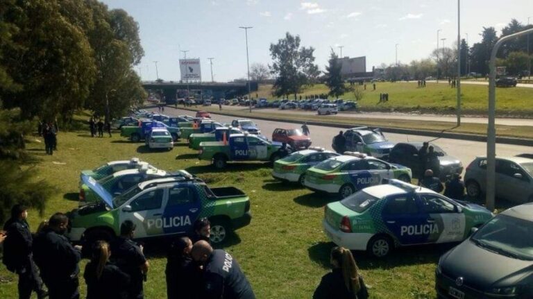 La Policía Bonarense le pide certezas a Berni y Kicillof