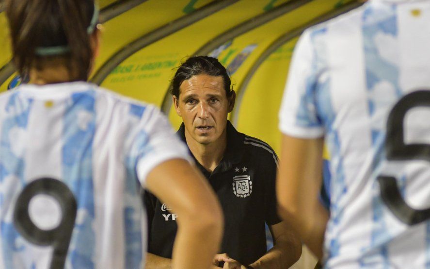 Germán Portanova sucedió a Carlos Borrello como DT en 2021 con vistas al Mundial Femenino 2023.