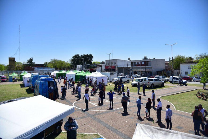 La Provincia instaló un Comité Interministerial encabezado por el Ministerio de Desarrollo de la Comunidad en la entrada del predio de Guernica.