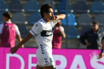 Luis Rodríguez festeja en Gimnasia