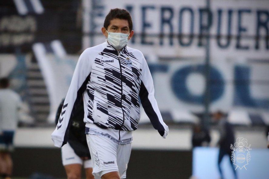 Pulga Rodríguez y su primera imagen en el Bosque a la espera de debutar en Gimnasia