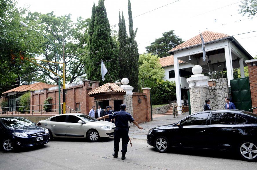 Javier Milei y Alberto Fernández se reunieron en la quinta de Olivos para comenzar la transición del mando.