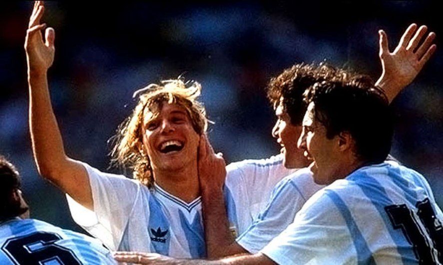 La sonrisa del Pájaro. Diego ya había hecho su parte y Caniggia el resto, eliminar a Brasil en el cruce mundialista más importante de la historia entre los clásicos rivales.