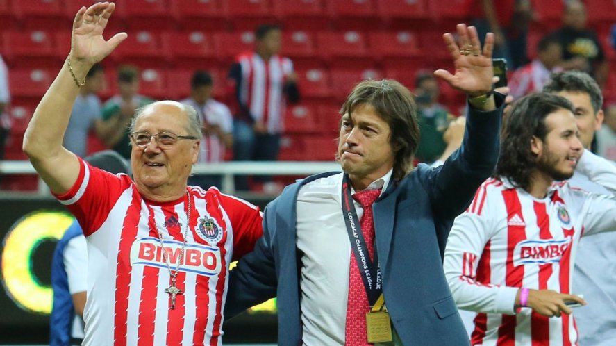 Almeyda y una foto icónica con su padre Óscar.