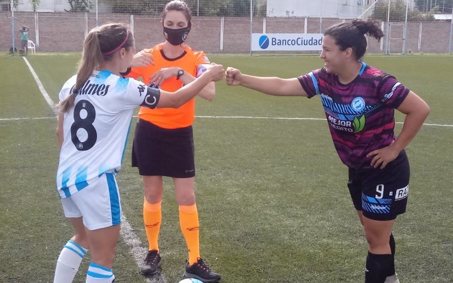 Racing se impuso en su cancha ante Villa San Carlos.