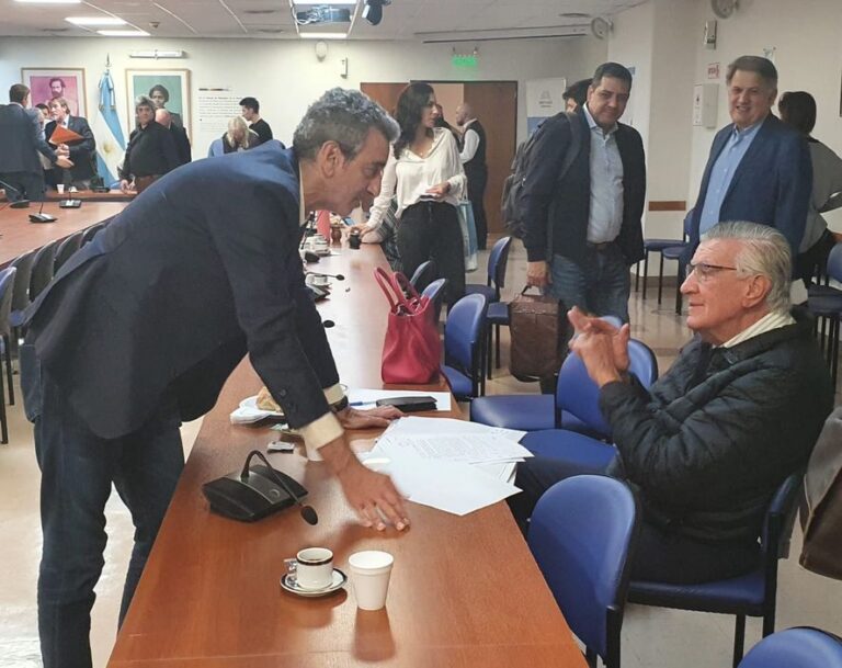 Diputados buscan frenar el paro de transporte en el interior