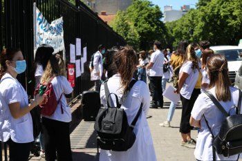 personal de salud, sin descanso desde hace un ano y medio
