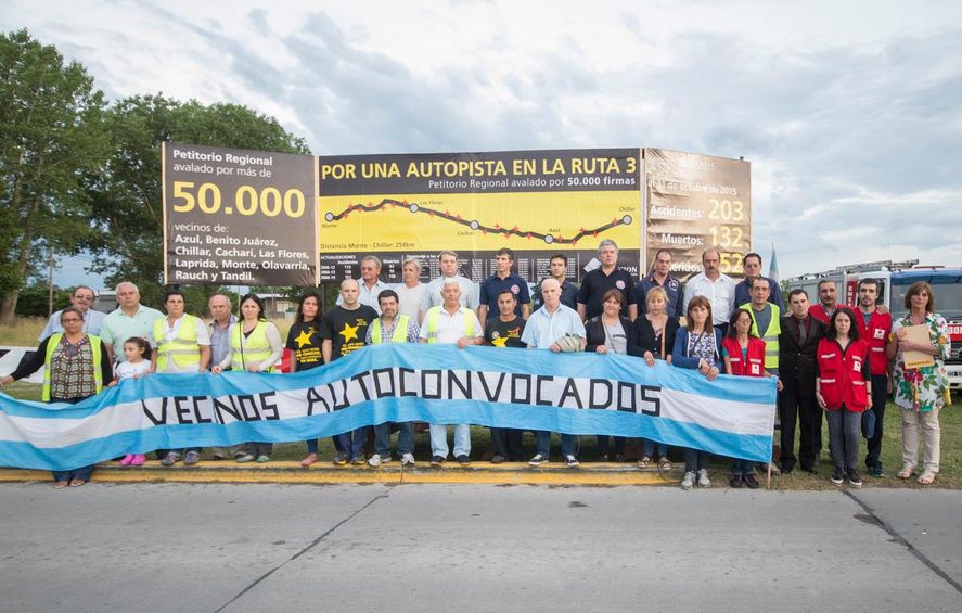 Reclamo de vecinos autoconvocados por la autopista en la Ruta 3 (Municipio de Azul)