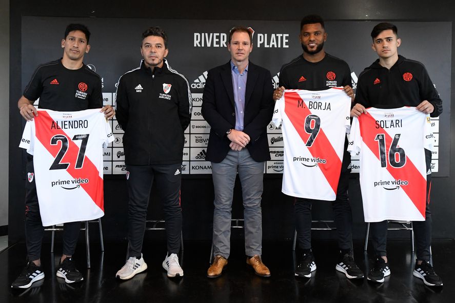 River presentó ayer a sus refuerzos: Rodrigo Aliendro, Miguel Borja y Pablo Solari.