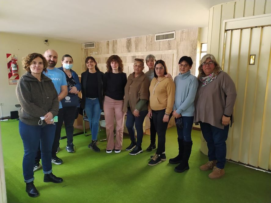 Representantes de sindicatos de distintas ciudades del centro bonaerense se presentaron ante la sede del IOMA Olavarría para denunciar el cobro indebido de un plus por parte de los médicos