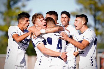 La reserva de Gimnasia sigue dando pelea.