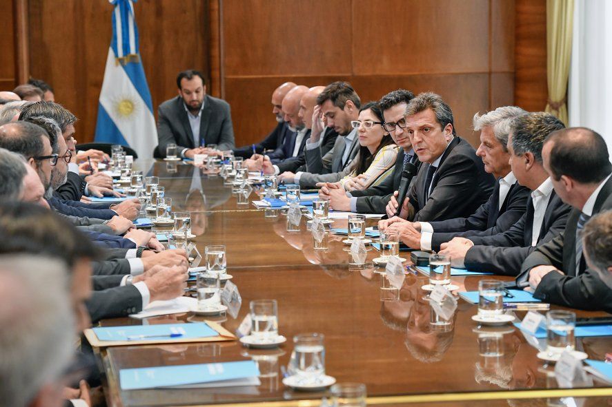 Sergio Massa recibió a empresarios para dialogar sobre el nuevo acuerdo de precios.