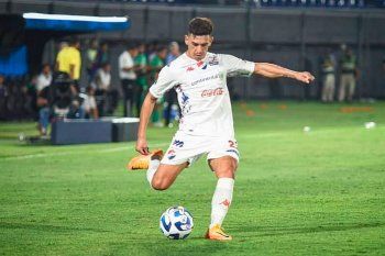 Gimnasia busca cerrar el nuevo lateral derecho a contrarreloj.