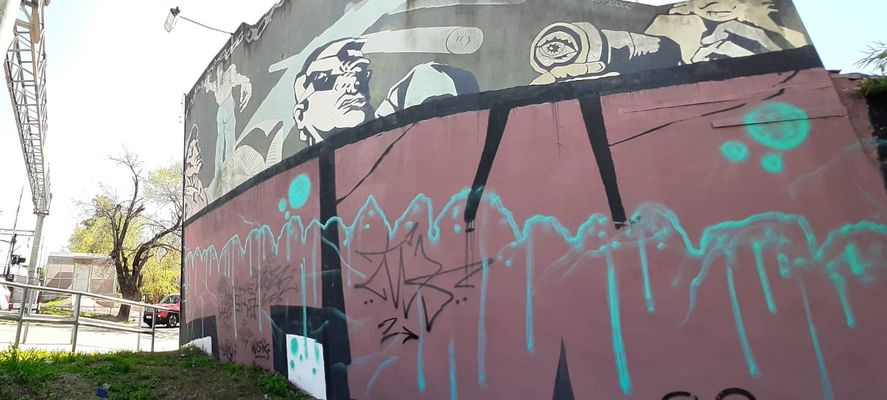 Así lucía el mural La Libertad de Prensa de Ricardo Mono Cohen Rocambole antes de la restauración.