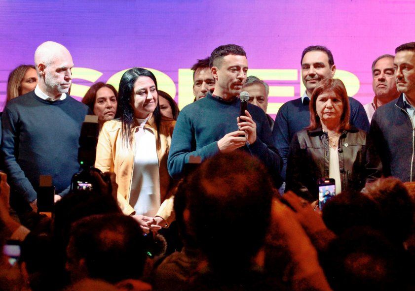 Rodrigo de Loredo recibió a Horacio Rodríguez Larreta y a Patricia Bullrich en su búnker de campaña. Rodrigo de Loredo recibió a Horacio Rodríguez Larreta y a Patricia Bullrich en su búnker de campaña.