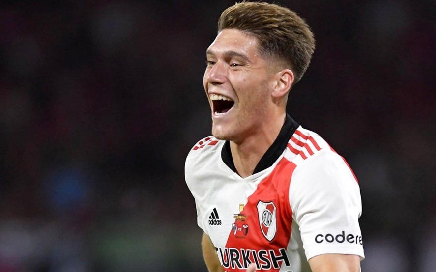 Benjamín Rollheiser grita su único gol ante River, frente a Colón en el Trofeo de Campeones.
