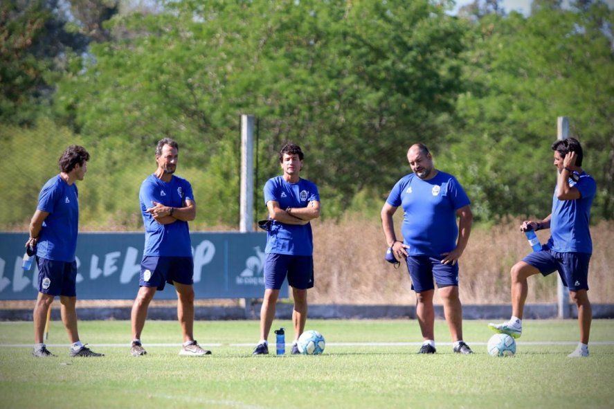 El Cuerpo Técnico de Chirola Romero en la Reserva de Gimnasia