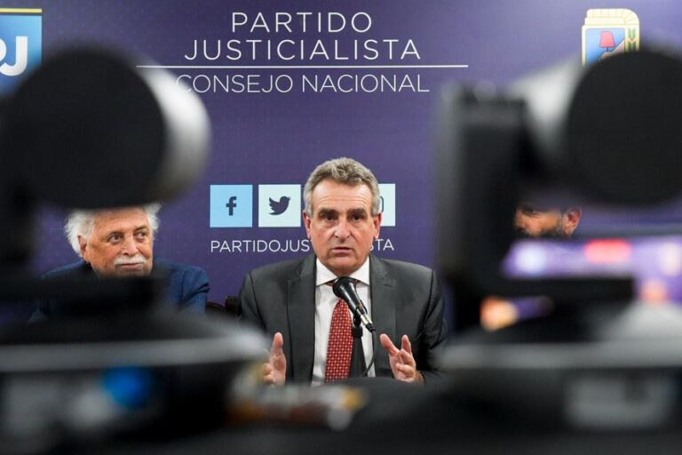 Agustín Rossi se mostró como posible candidato del oficialismo