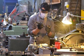 El índice de salarios subió 10,1% en marzo y le ganó a la inflación