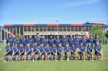 El plantel de San Lorenzo antes de viajar rumbo a Paraguay.