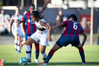 San Lorenzo sigue con vida en el Clausura del fútbol femenino de AFA.