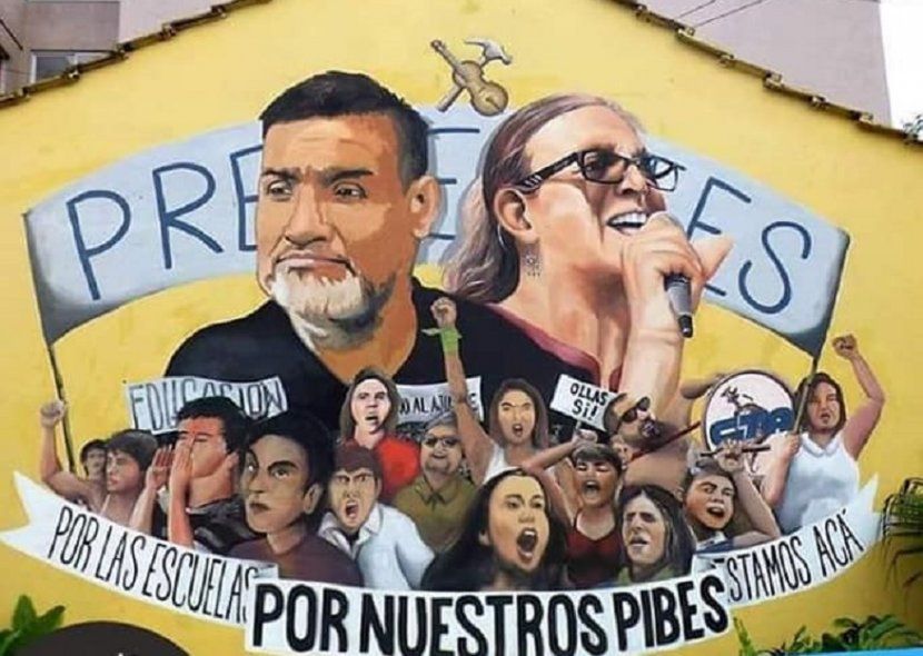 El mural que recuerda a Sandra y Rubén, fallecidos en una escuela durante el gobierno de Vidal 