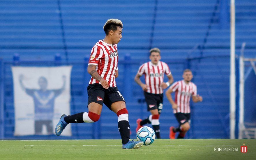 Darío Sarmiento en acción en lo que fue el partido ante Vélez