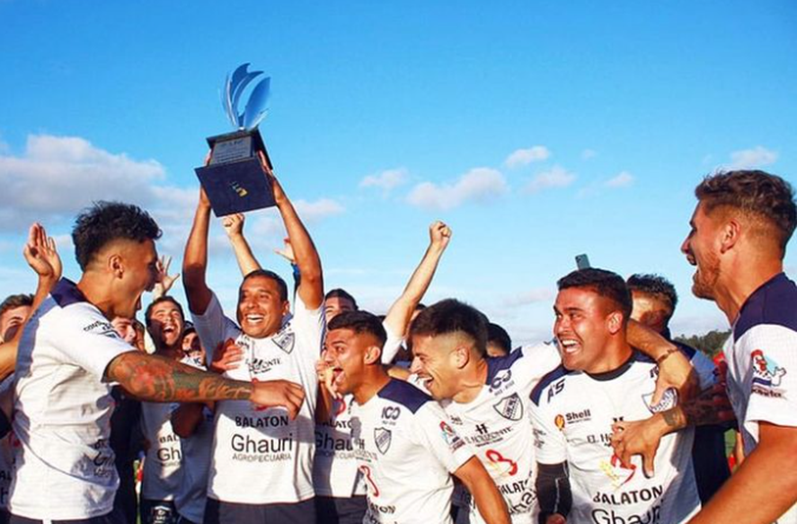 La locura se apoderó del plantel y de hinchas del Chimango que deberá estar un año afuera del Regional Amateur. El Tribunal de Disciplina fue contundente.