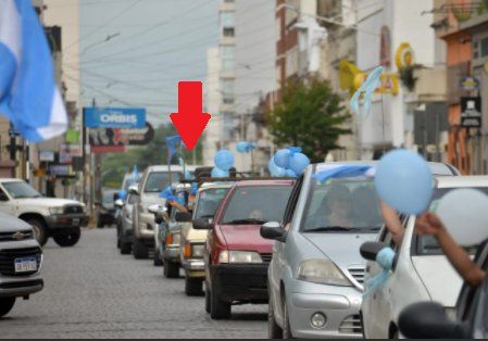 La inquietante imagen de un falcon verde en una marcha anti aborto