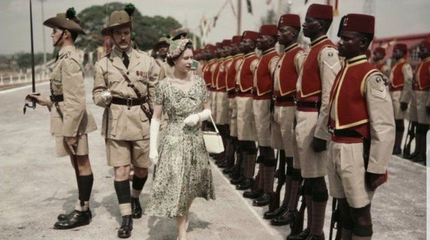 Hay que aprovechar que la monarquía británica también se verá en apuros. La vigencia del Brexit desde el 1° de enero le da una ventana a Argentina para presionar nuevamente por Malvinas 