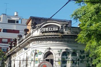 El frente de la Cervecería que da respuestas con improperios a los comentarios en Google 