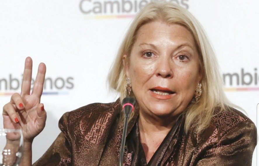 Elisa Carrió denunció que la organización La Cámpora ofrecía vacunar a las personas sólo si se afiliaban