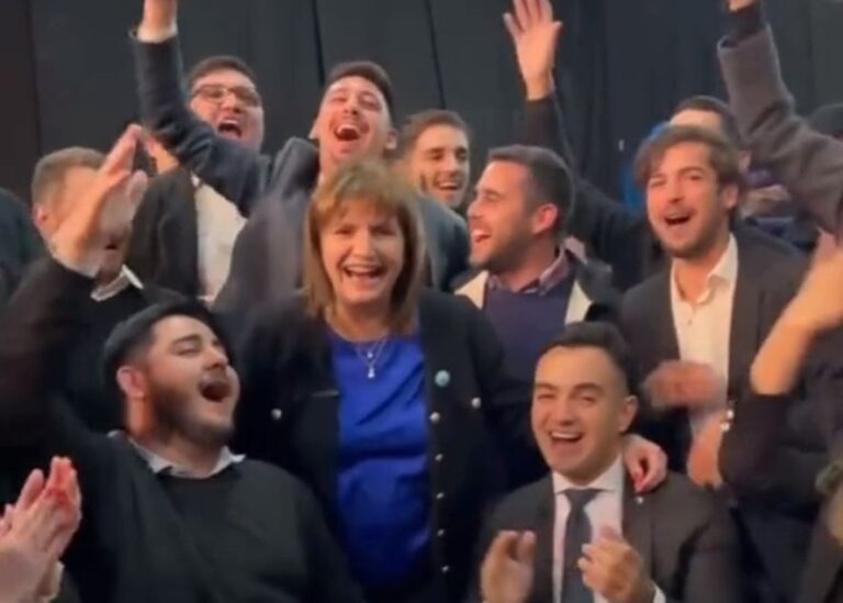 Patricia Bullrich canta por una Argentina de todos “menos Cristina”