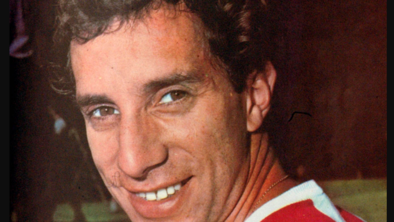 Bilardo: ¿cómo fue su primer contrato en Estudiantes?