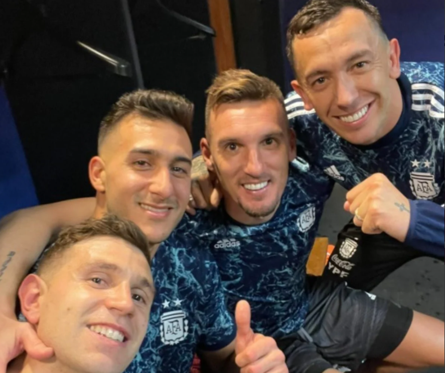 Los arqueros de la Selección unidos: Martínez, Musso, Armani y Marchesín en la intimidad de Argentina.