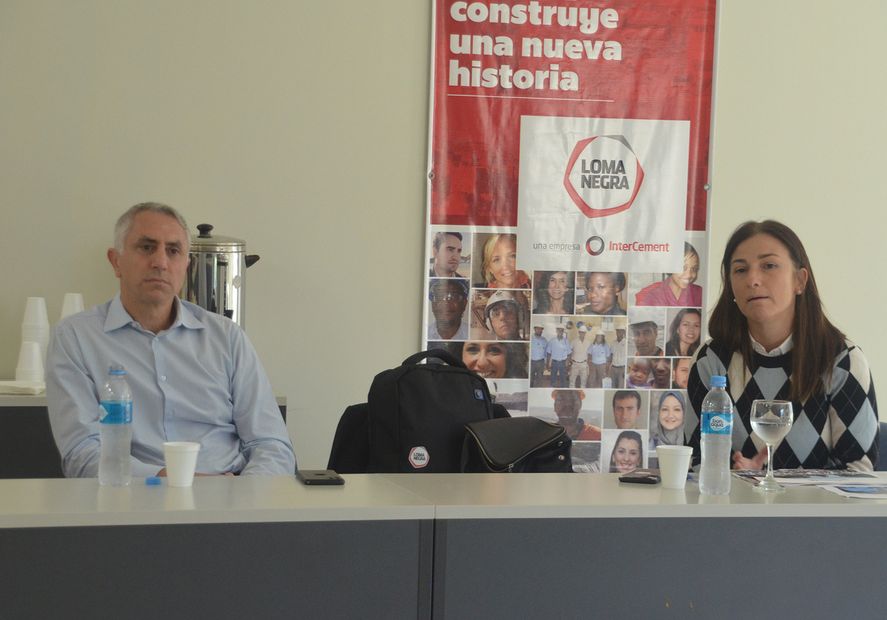 Sergio Faifman, CEO de Loma Negra y Lucrecia Loureiro (directora de Capital Humano, SSMA, Legales y Asuntos Corporativos). Admitieron que esperan un récord de producción de cemento.