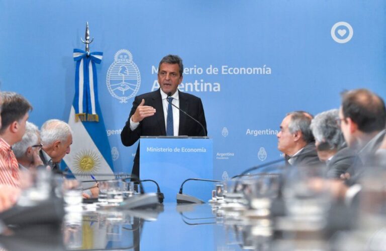 Sergio Massa presentó medidas de alivio fiscal para pymes