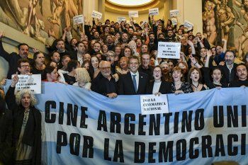 sergio massa viajo a mar del plata y se trajo el apoyo de artistas