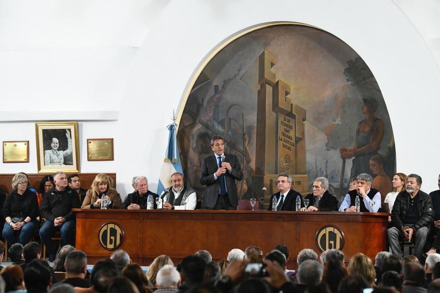 Sergio Massa se llevó el respaldo de la CGT de cara a las elecciones