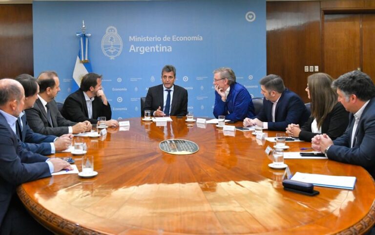 Sergio Massa, a su gabinete: “El lunes habrá listas y nuestro laburo sigue igual”