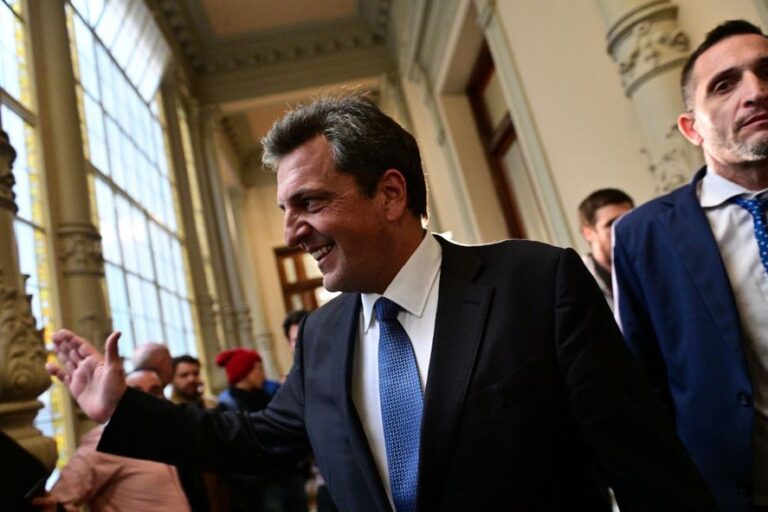 Cómo fue el primer mes del super ministro Sergio Massa