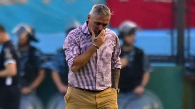 Estudiantes: Sergio Rondina, dirigiendo a Arsenal