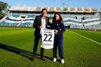 Silvana Villalobos en su presentación como nueva DT de Gimnasia. (Foto: prensa GELP) Silvana Villalobos en su presentación como nueva DT de Gimnasia. (Foto: prensa GELP)