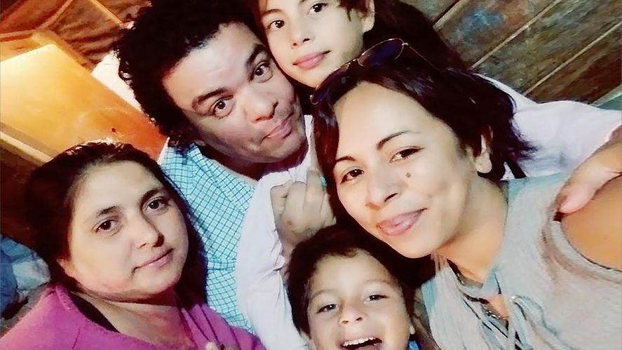 Silvio Cufré fue enfermero y el primer trabajador de la salud que murió por coronavirus. En homenaje, se colocó una placa en la salita que trabajó durante 10 años.